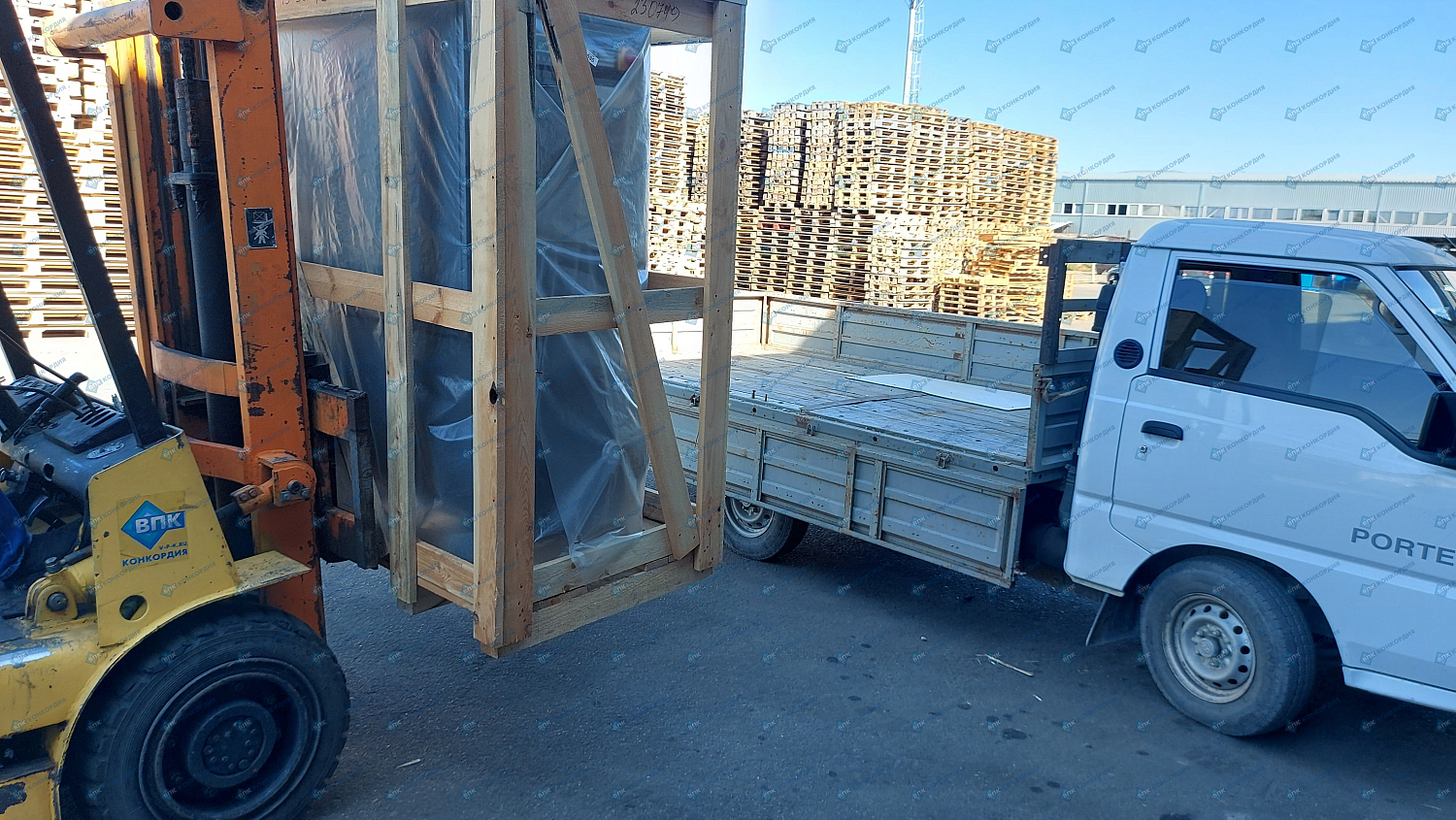 Отгрузка винтового компрессора ZAMMER SKTG11-15-500/O в г. Новороссийск