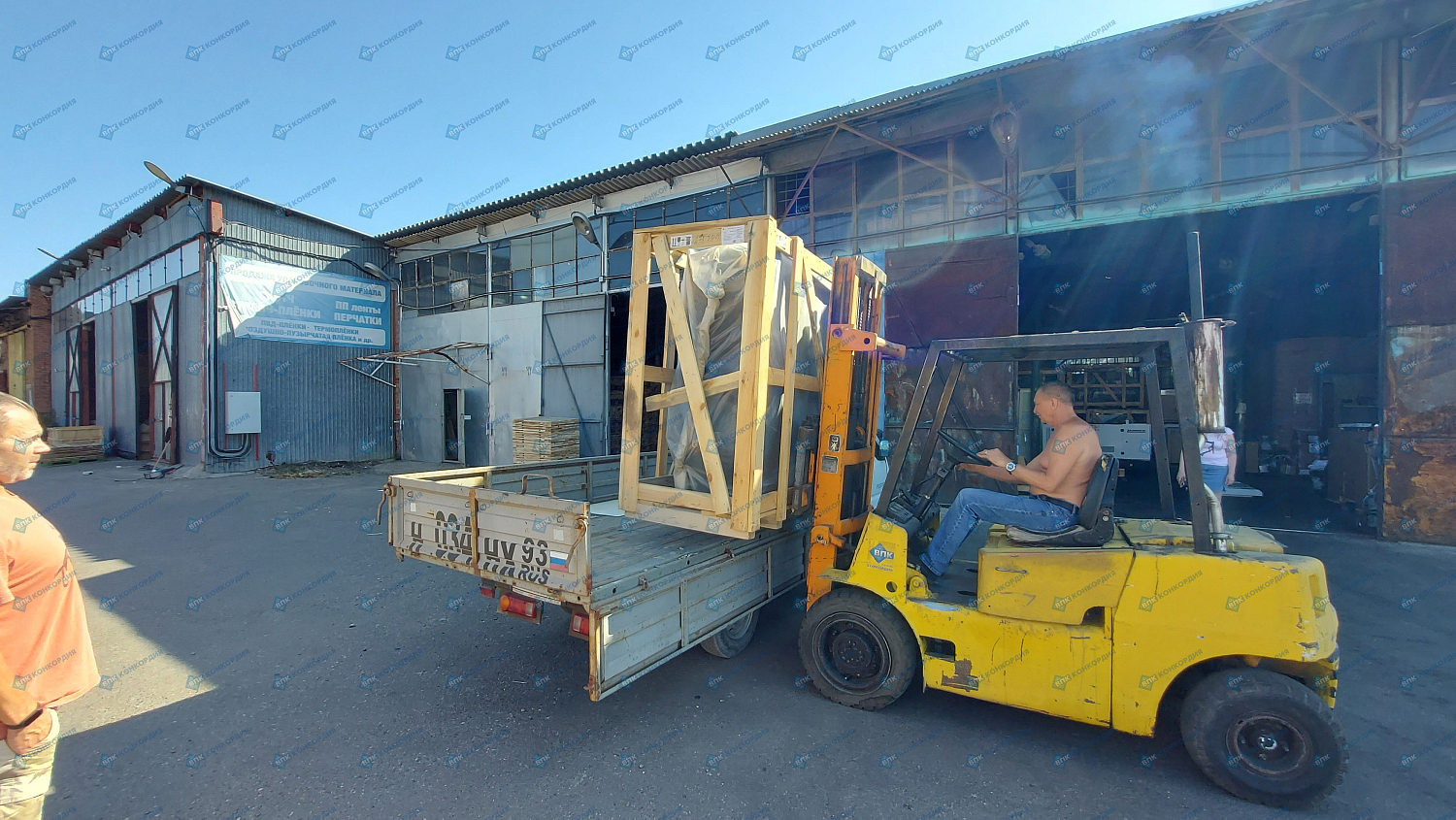 Отгрузка винтового компрессора ZAMMER SKTG11-15-500/O в г. Новороссийск