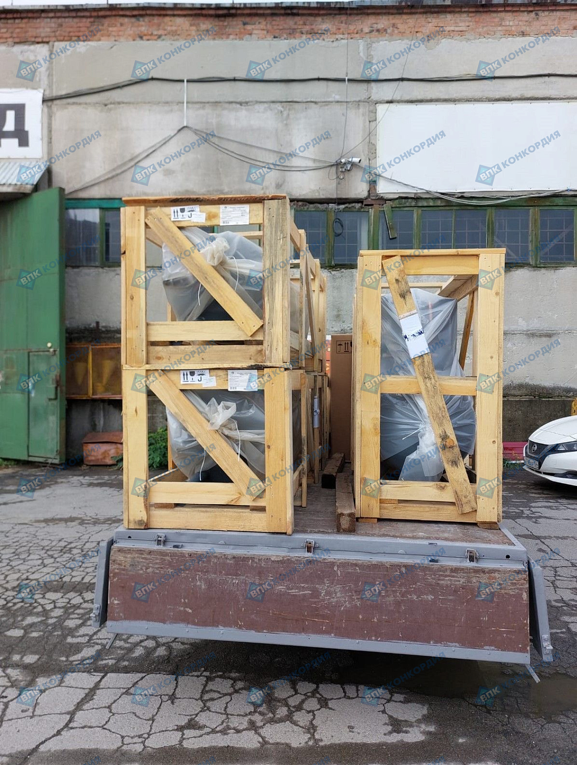 Отгрузка поршневых компрессоров Remeza СБ4/Ф-500.LT100/16-7,5 и Remeza СБ4/С-200.LB30-3.0 и ресиверов REMEZA РВ 500.11.00 в г. Новосибирск